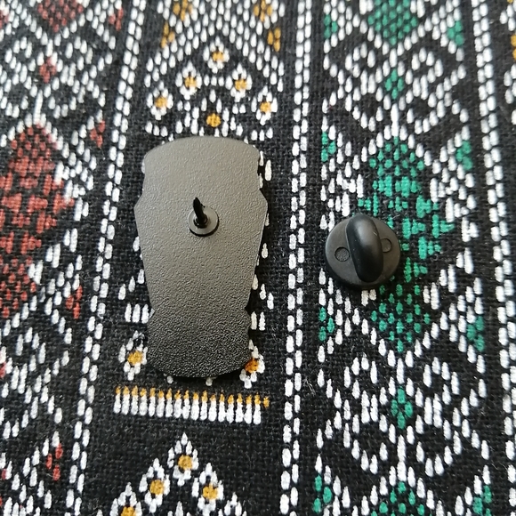 📍2/20$ Forever Ever Enamel Pin NWOT - Picture 5 of 6